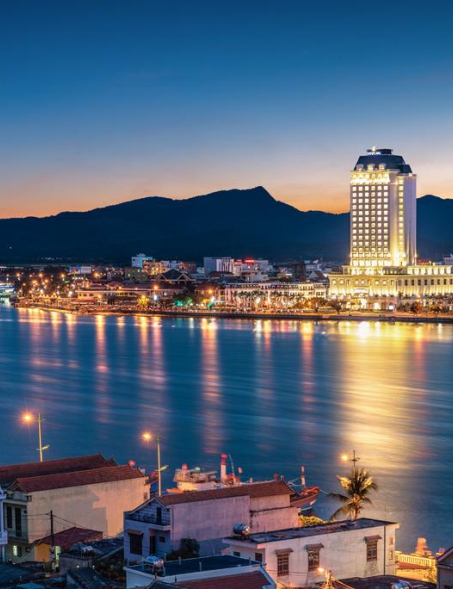 VIAGEM DO NORTE E CENTRO DO VIETNÃ DE TREM